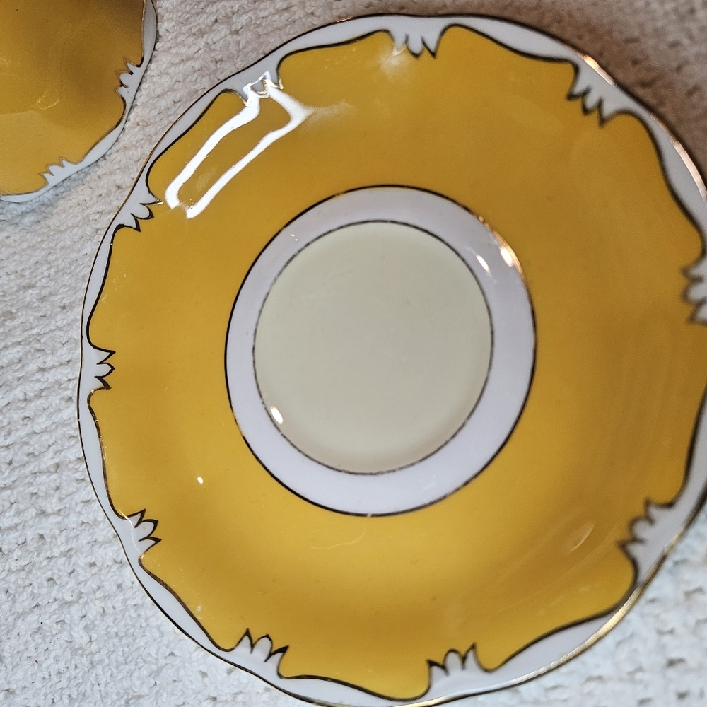 Royal Albert Teacup and Saucer YELLOW GOLD Pattern/Trim Flowers RARE Vintage - Picture 6 of 15
